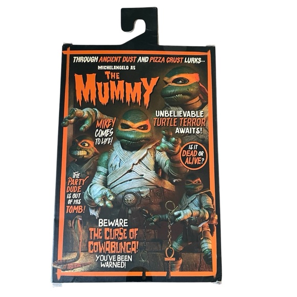 NECA TMNT X UNIVERSAL MONSTERS MICHELANGELO AS THE MUMMY UTLIMATE ACTION FIGURE - Picture 4 of 7